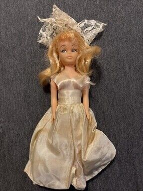 Vintage 60s-70s unbranded Made in Hong Kong Bride Doll